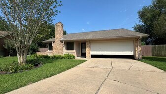 1919 Iron Ridge in Sugar Land, TX - Building Photo