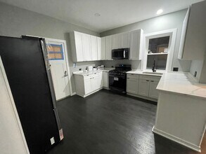 4505 W Congress Pkwy in Chicago, IL - Building Photo - Building Photo