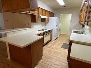 1732 Ave C in El Campo, TX - Building Photo - Building Photo