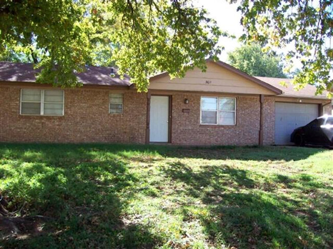 property at 3611 Buffalo Dr