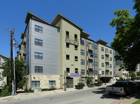 Texan Shoal Creek in Austin, TX - Foto de edificio - Building Photo