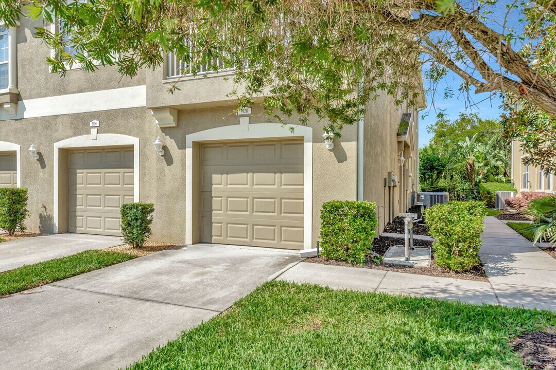 9126 Moonlit Meadows Loop in Riverview, FL - Building Photo
