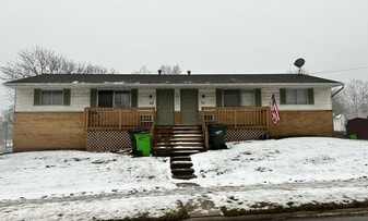 70 Home St in Rittman, OH - Building Photo