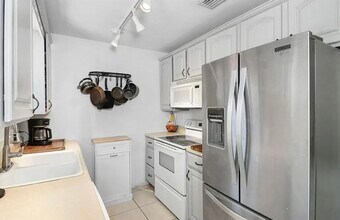 2515 NE Letitia St in Jensen Beach, FL - Building Photo - Building Photo