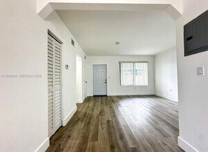 1894 NW 53rd St in Miami, FL - Building Photo - Building Photo