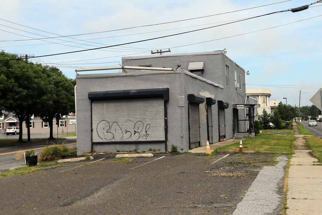 59-63 W White Horse Pike in Berlin, NJ - Building Photo