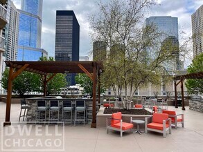 545 N Dearborn St, Unit 2303 in Chicago, IL - Building Photo - Building Photo