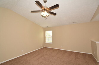 140 Park Pl Blvd in Avon, IN - Building Photo - Building Photo