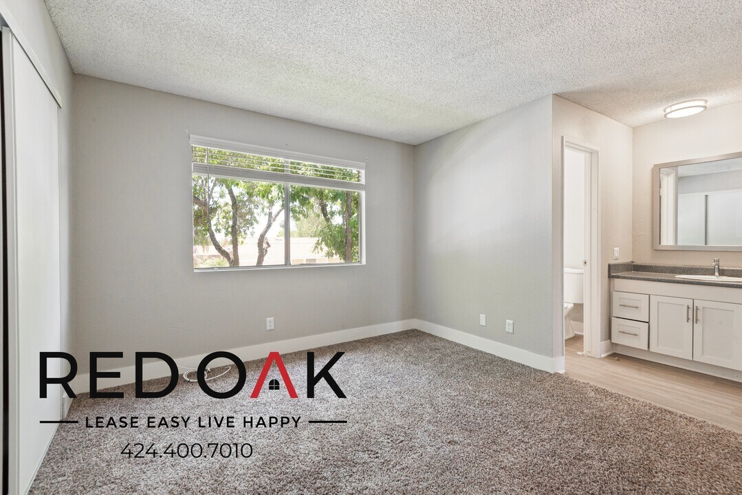 13325 Heacock St in Moreno Valley, CA - Foto de edificio