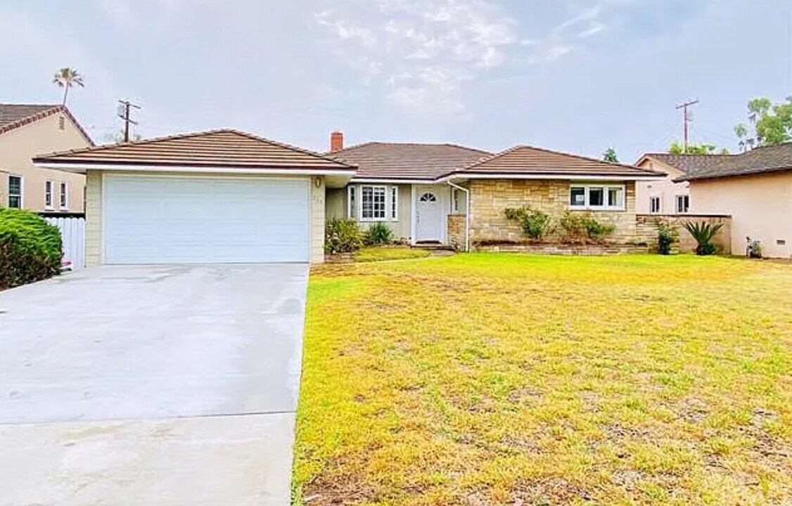 224 Cabrillo Rd in Arcadia, CA - Building Photo