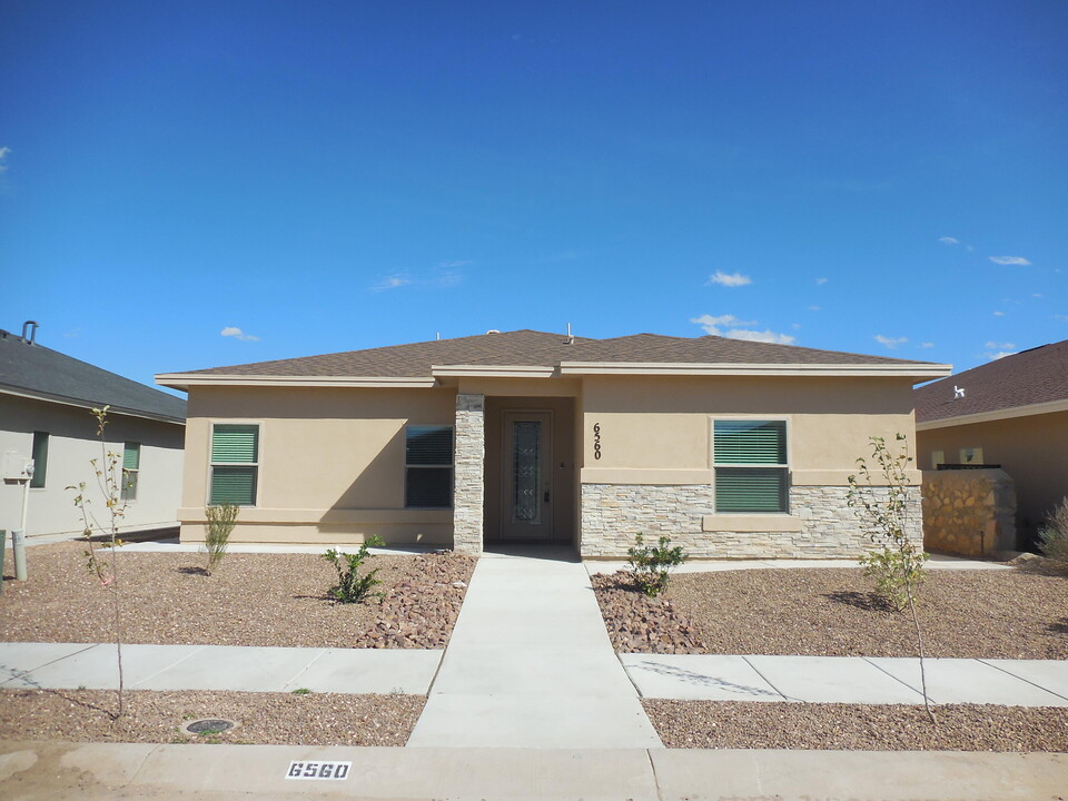 6560 Toivoa Pl in El Paso, TX - Building Photo