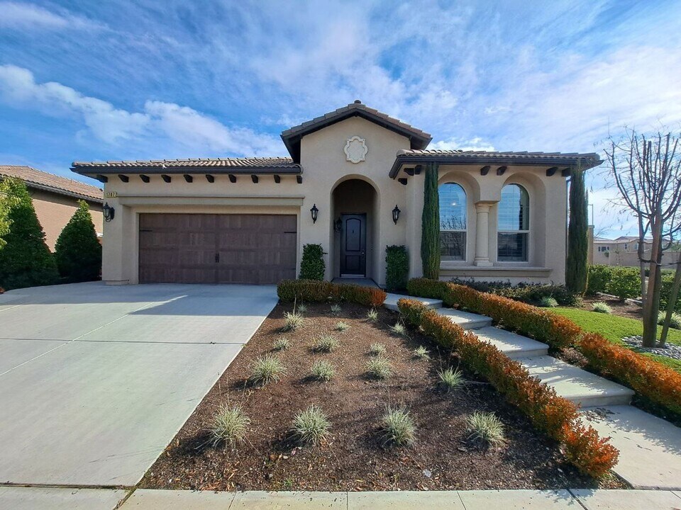 1707 N Megan Ave in Clovis, CA - Building Photo