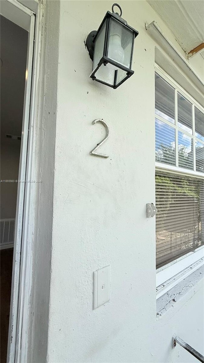 337 NE 57th St in Miami, FL - Building Photo - Building Photo