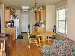 104 Vista Way in Huntsville, TX - Building Photo - Building Photo