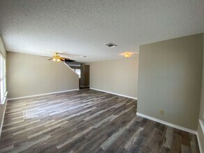 13420 Magnolia Brook in San Antonio, TX - Building Photo - Building Photo