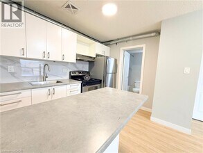 120 Charles St in Hamilton, ON - Building Photo - Building Photo