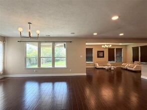 4911 Lattimore Creek Dr in Houston, TX - Building Photo - Building Photo