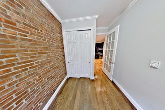 9 W 103rd St in New York, NY - Building Photo - Building Photo