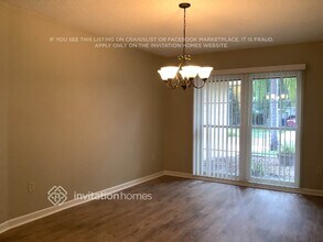 1226 Lornewood Dr in Valrico, FL - Foto de edificio - Building Photo