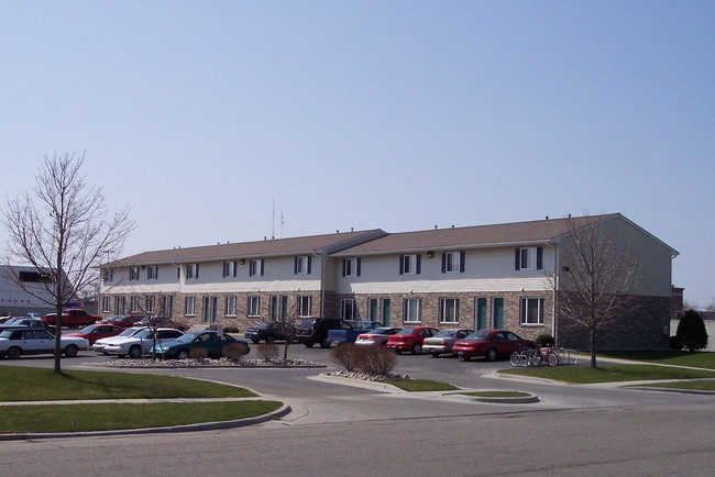 Appian Way Apartments in Mt. Pleasant, MI - Building Photo - Building Photo