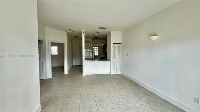 695 SW 11th St in Miami, FL - Building Photo - Building Photo