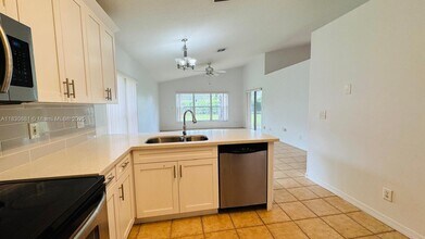 16384 SW 7th St in Pembroke Pines, FL - Building Photo - Building Photo