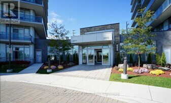 4633 Glen Erin Dr in Mississauga, ON - Building Photo