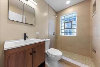 2131 W 53rd Pl in Chicago, IL - Building Photo - Building Photo