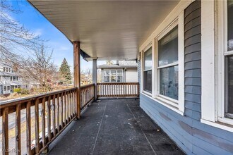 917 Helmsdale Rd in Cleveland Heights, OH - Building Photo - Building Photo