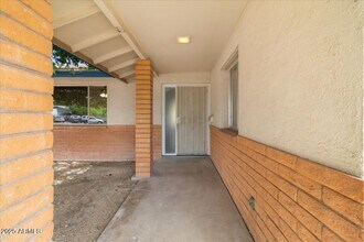 6707 N 42nd Ave in Phoenix, AZ - Foto de edificio - Building Photo