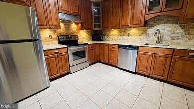 11620 Ivystone Ct in Reston, VA - Building Photo - Building Photo
