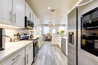 8730 Rainglen Ln in Houston, TX - Building Photo - Building Photo