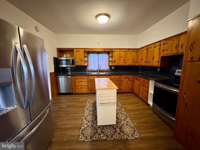 property at 180 Sassamansville Rd