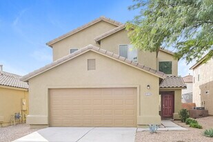 641 W Emerald Key Dr in Green Valley, AZ - Building Photo