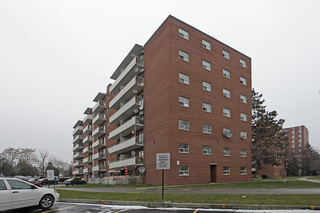 Seville West in Mississauga, ON - Building Photo - Building Photo