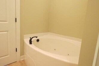 1805 Fox Den Way in Greenville, NC - Building Photo - Building Photo