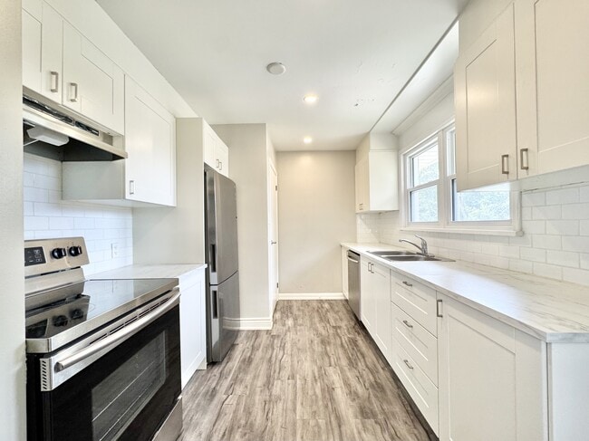 115 Marigold St in Welland, ON - Foto de edificio - Building Photo