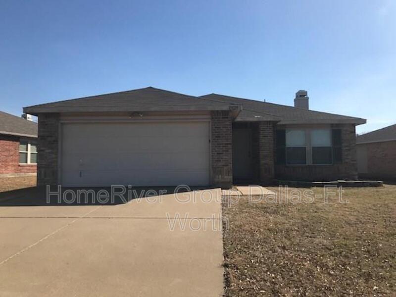 11829 Balliol Ln in Crowley, TX - Building Photo