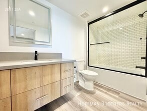 11155 Huston St in Los Angeles, CA - Foto de edificio - Building Photo