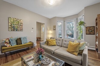 200 Banks St, Unit 1 in Cambridge, MA - Building Photo - Building Photo