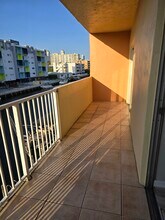 3545 NE 167th St, Unit 304 in Miami, FL - Foto de edificio - Building Photo