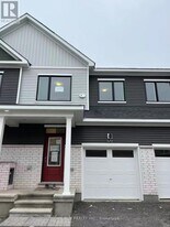 379 Les Emmerson Dr in Ottawa, ON - Building Photo