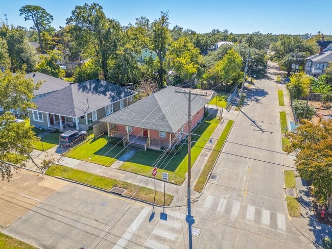 900 S Division St in Lake Charles, LA - Building Photo - Building Photo