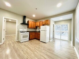 541 Roseland Ave in Pittsburgh, PA - Building Photo