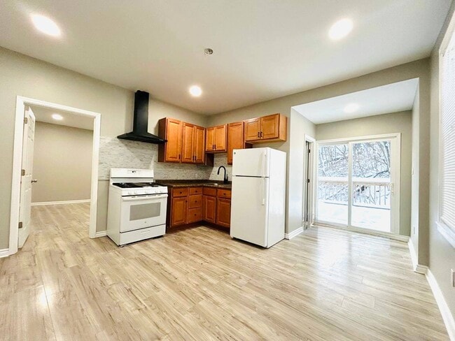 property at 541 Roseland Ave