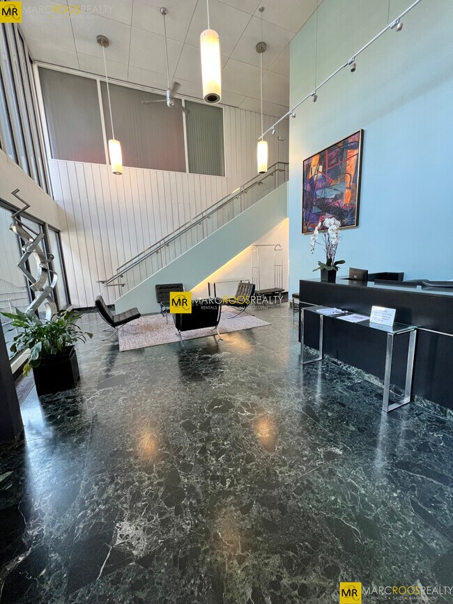 560 Commonwealth Ave, Unit 307 in Boston, MA - Building Photo - Building Photo