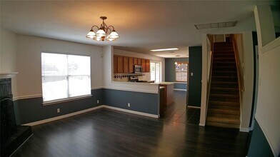 9121 Frock Ct in Austin, TX - Foto de edificio - Building Photo