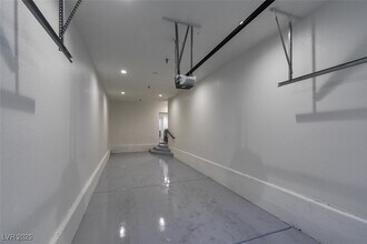 8777 W Maule Ave in Las Vegas, NV - Building Photo - Building Photo