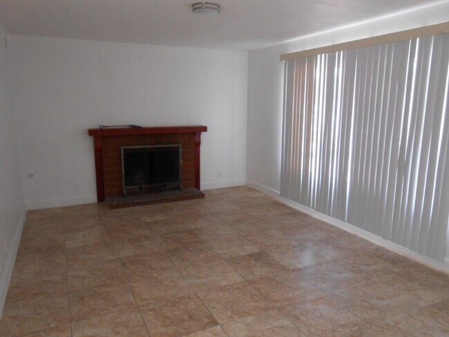 7287 Westpark Ave in Las Vegas, NV - Building Photo - Building Photo