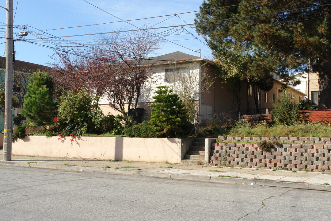 809 Olive Ave in South San Francisco, CA - Building Photo